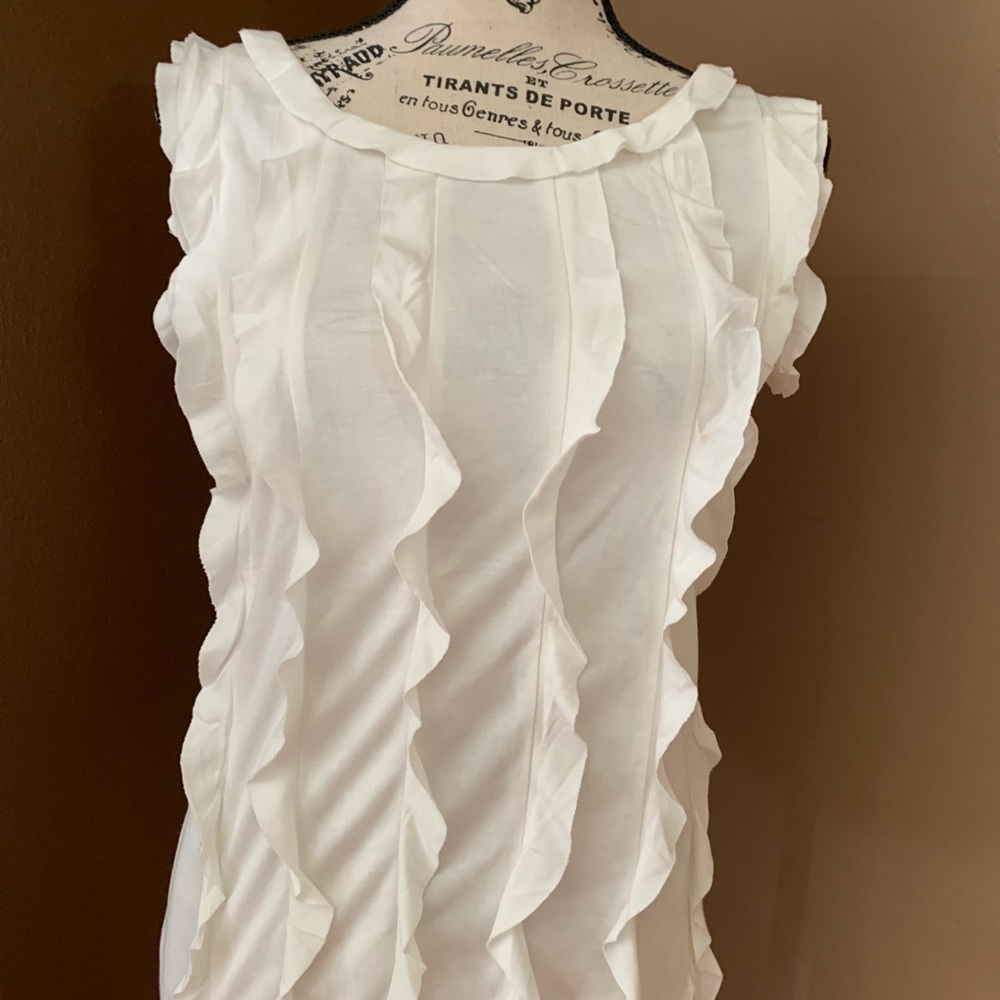 AUGUST SILKS RUFFLED TOP SLEEVELESS CREAM MEDIUM